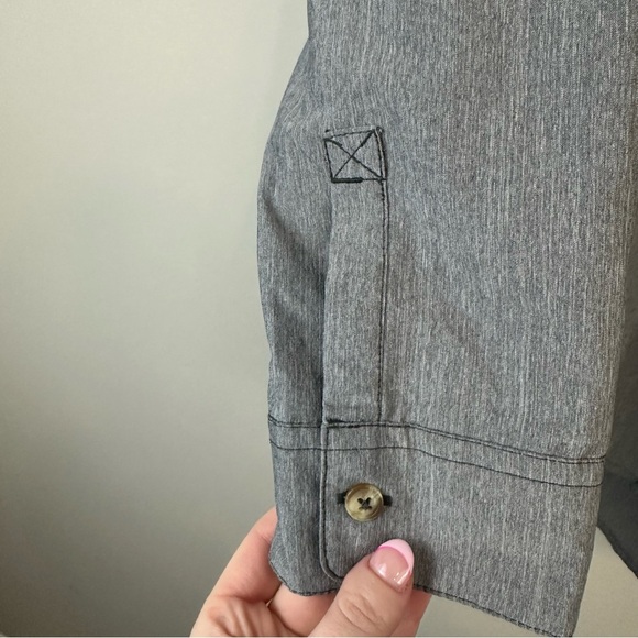 The North Face | Gray Button Down Tunic Length Shirt Athletic Material Large - Picture 2 of 5